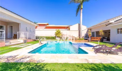 Casa de Condomínio para venda em Medeiros de 568.00m² com 4 Quartos, 1 Suite e 4 Garagens