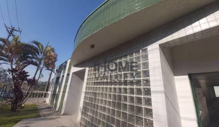 Galpão / Depósito / Armazém para venda em Macuco de 1977.00m² com 50 Garagens