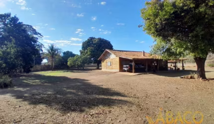 Chácara para venda em Tibaia De São Fernando de 300.00m² com 3 Quartos, 1 Suite e 4 Garagens