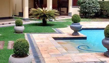 Casa de Condomínio para venda e aluguel em Morada Dos Pássaros de 516.00m² com 4 Quartos, 4 Suites e 4 Garagens