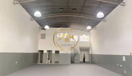 Galpão / Depósito / Armazém para venda em Jardim Nilópolis de 280.00m² com 4 Garagens