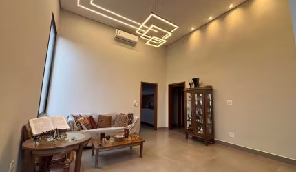 Casa para venda em Quintas De São José de 333.00m² com 3 Quartos, 3 Suites e 4 Garagens