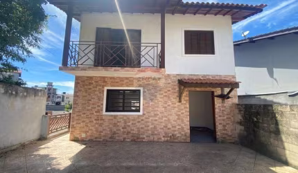 Casa para venda em Arujá Center Ville de 257.00m² com 3 Quartos, 1 Suite e 4 Garagens
