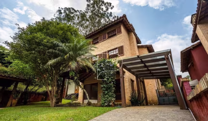 Casa de Condomínio para venda em Granja Viana de 350.00m² com 4 Quartos, 4 Suites e 4 Garagens