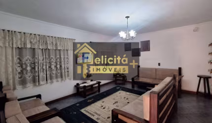 Casa para venda em Vila Freitas de 300.00m² com 3 Quartos, 1 Suite e 4 Garagens