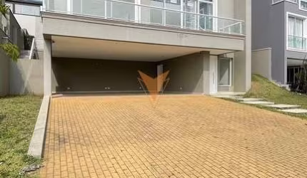 Casa para venda em Alphaville de 430.00m² com 4 Quartos, 4 Suites e 6 Garagens