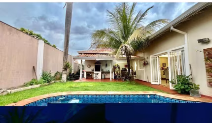 Casa para venda em Ribeirânia de 279.00m² com 3 Quartos, 3 Suites e 4 Garagens