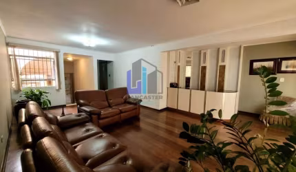 Sobrado para venda em Vila Valparaíso de 296.00m² com 3 Quartos, 1 Suite e 6 Garagens
