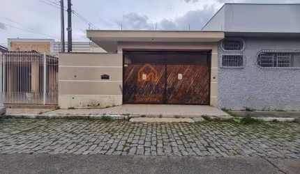 Casa para alugar em Centro de 147.00m² com 3 Quartos, 2 Suites e 2 Garagens