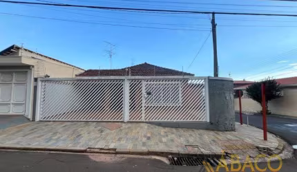 Casa para alugar em Jardim São Carlos de 250.00m² com 3 Quartos, 2 Suites e 2 Garagens