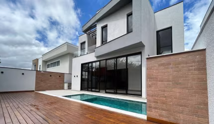 Casa de Condomínio para venda em Jardins Di Roma de 260.00m² com 3 Quartos, 3 Suites e 4 Garagens