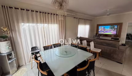 Casa de Condomínio para venda em Village Provence de 214.00m² com 4 Quartos, 4 Suites e 4 Garagens