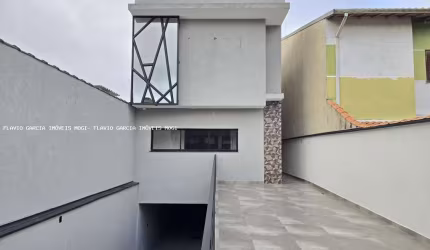 Sobrado para venda em Jardim Universo de 245.00m² com 2 Quartos, 2 Suites e 2 Garagens
