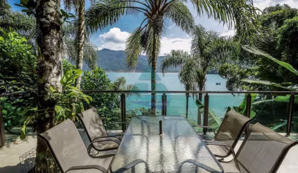 Casa para venda em Praia Do Peres de 7000.00m² com 4 Quartos e 2 Suites