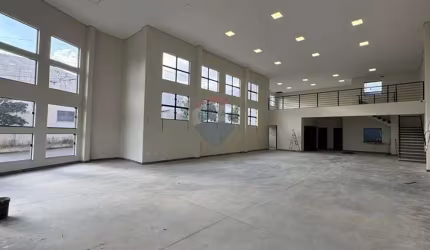 Galpão / Depósito / Armazém para alugar em Terras De Santa Bárbara de 360.00m² com 12 Garagens