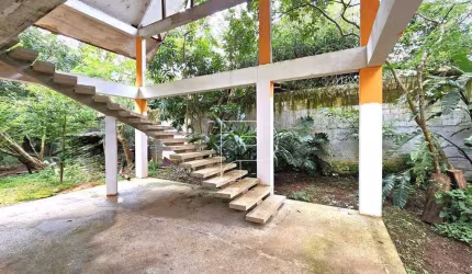 Casa para venda em Granja Viana de 178.00m² com 2 Quartos, 2 Suites e 4 Garagens