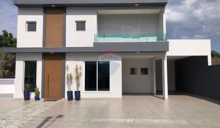 Casa para venda em Arujá Country Club de 410.00m² com 4 Quartos, 4 Suites e 6 Garagens