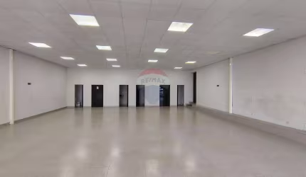 Sala Comercial para alugar em Centro de 179.55m² com 2 Garagens