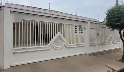 Casa para venda em Parque Industrial de 141.00m² com 3 Quartos, 1 Suite e 2 Garagens