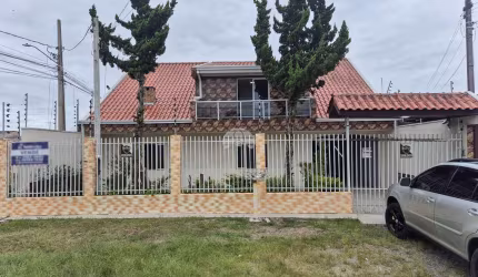 Sobrado para venda em São Marcos de 265.00m² com 3 Quartos, 1 Suite e 2 Garagens