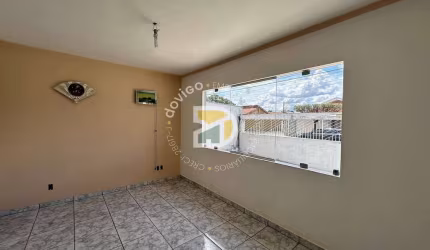 Casa para venda em Aterrado de 95.00m² com 3 Quartos, 1 Suite e 2 Garagens