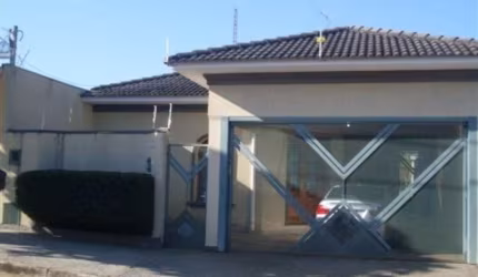 Casa para venda em Jardim Pau Preto de 250.00m² com 3 Quartos e 3 Garagens
