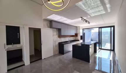 Casa de Condomínio para venda em Soleil de 150.00m² com 3 Quartos, 3 Suites e 4 Garagens