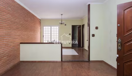Casa para venda em Vila Operária de 204.00m² com 3 Quartos, 1 Suite e 2 Garagens