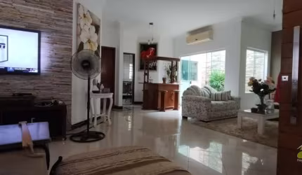 Casa para venda em Ipanema de 209.00m² com 3 Quartos, 2 Suites e 2 Garagens