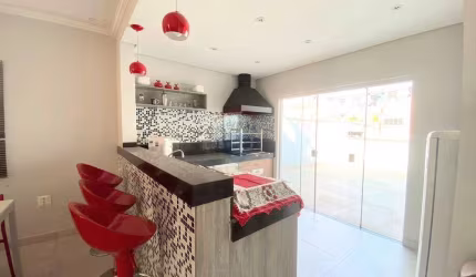 Casa para venda em Vila Assis de 150.00m² com 3 Quartos, 1 Suite e 2 Garagens