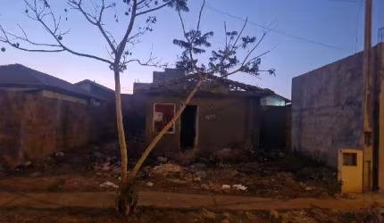 Casa para venda em Parque Residencial Dignidade de 200.00m² com 2 Quartos e 2 Garagens