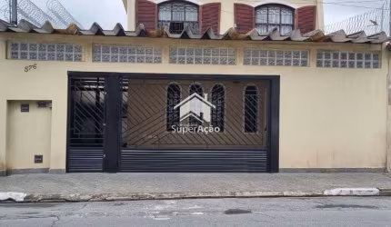 Sobrado para venda em Jardim Vila Galvão de 212.66m² com 3 Quartos, 1 Suite e 5 Garagens