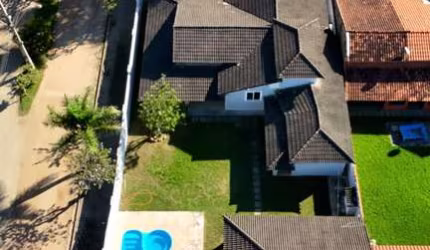 Casa de Condomínio para venda em Verão Vermelho (tamoios) de 250.00m² com 3 Quartos, 2 Suites e 3 Garagens