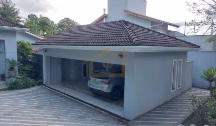 Casa para venda e aluguel em Vila Vianna de 379.00m² com 3 Quartos, 1 Suite e 4 Garagens