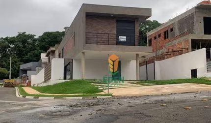 Casa de Condomínio para venda e aluguel em Condomínio Villa Verona de 246.00m² com 3 Quartos, 1 Suite e 6 Garagens