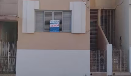 Casa para alugar em Centro de 150.00m² com 3 Quartos