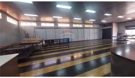 Sala Comercial para alugar em Centro de 470.20m²