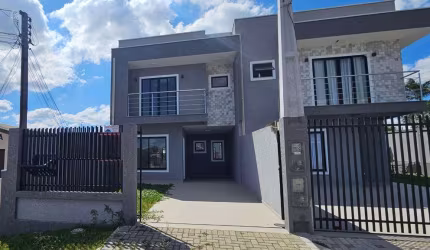 Sobrado para venda em Estação de 110.00m² com 3 Quartos, 1 Suite e 2 Garagens