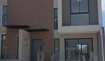 Sobrado para venda em Abranches de 158.00m² com 3 Quartos, 1 Suite e 4 Garagens