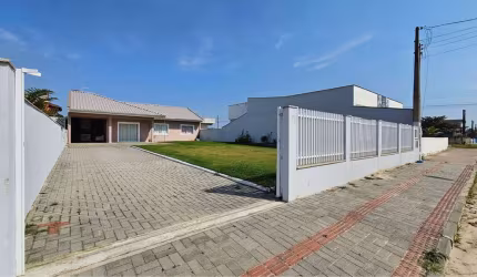 Casa para venda em São Francisco Do Sul de 130.00m² com 4 Quartos, 1 Suite e 5 Garagens