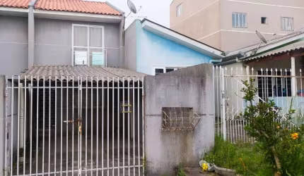 Sobrado para venda em Sítio Cercado de 80.00m² com 2 Quartos e 2 Garagens