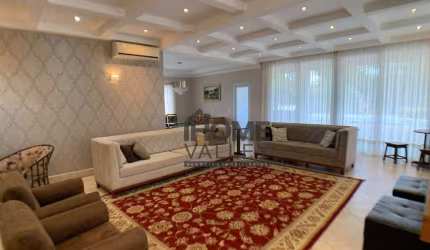 Casa de Condomínio para venda em Chácaras Silvania de 500.00m² com 4 Quartos, 4 Suites e 6 Garagens