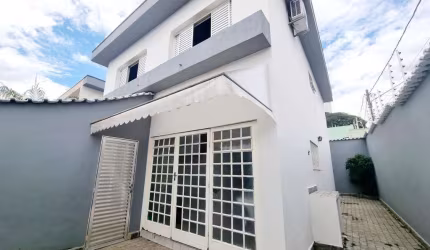Casa para venda em Vila Oliveira de 175.00m² com 4 Quartos, 1 Suite e 2 Garagens