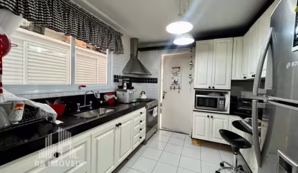 Casa para venda em Tamboré de 180.00m² com 3 Quartos, 1 Suite e 2 Garagens