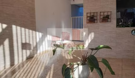 Sobrado para venda em Centro de 125.00m² com 3 Quartos, 1 Suite e 2 Garagens