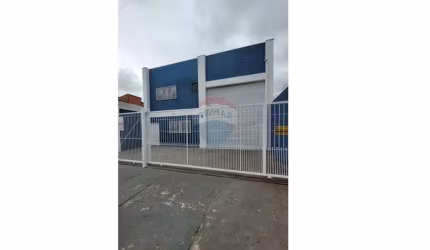 Galpão / Depósito / Armazém para alugar em Vila Nova Bonsucesso de 339.00m²