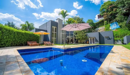 Casa de Condomínio para venda em Granja Viana de 640.00m² com 4 Quartos, 4 Suites e 6 Garagens