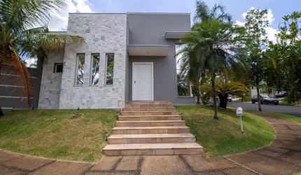 Casa de Condomínio para alugar em Condomínio Vila Dos Inglezes de 300.00m² com 3 Quartos, 3 Suites e 4 Garagens