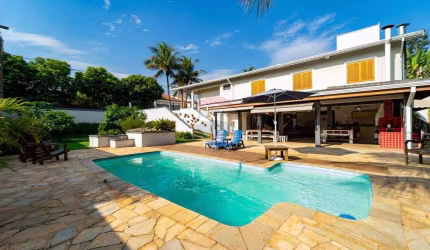 Casa para venda em Caxambu de 1090.00m² com 3 Quartos, 1 Suite e 4 Garagens