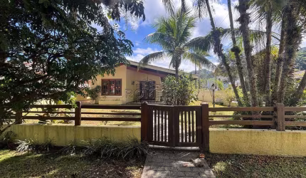Casa para venda em Lázaro de 168.00m² com 4 Quartos, 2 Suites e 4 Garagens
